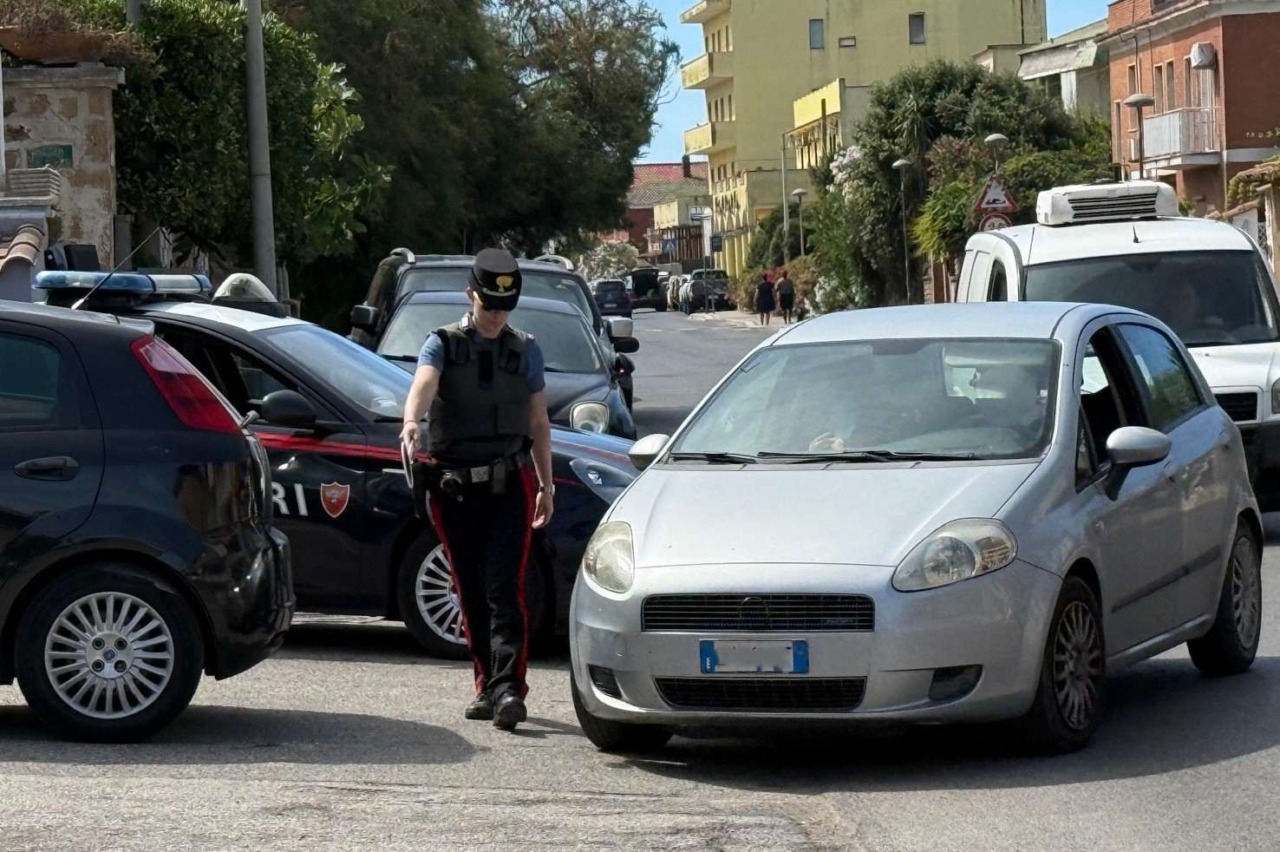 Arrestato 40enne con droga e pistola lanciarazzi ad Ardea