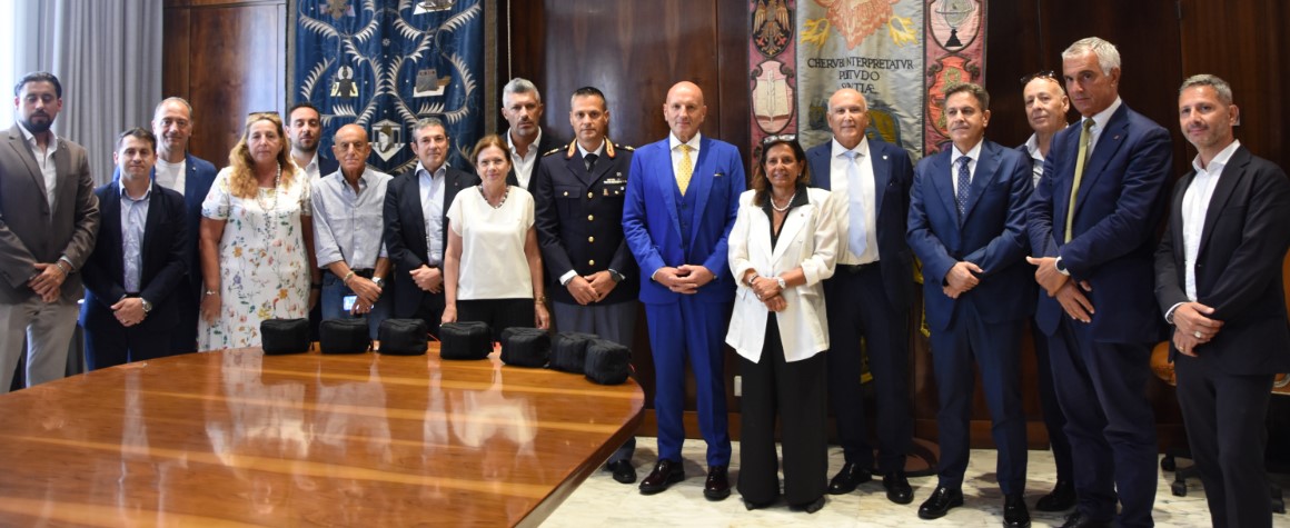 Consegna di 100 kit “Stop The Bleed” alla Questura di Roma