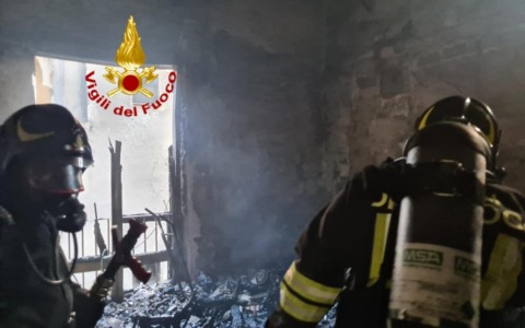 Tragedia a Campagnano: trovato un cadavere in un incendio