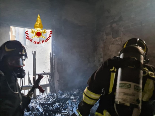 Tragedia a Campagnano: trovato un cadavere in un incendio