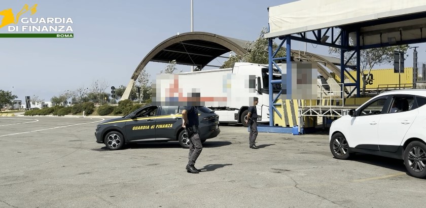 Furto in casa, arrestati due georgiani sulla A12