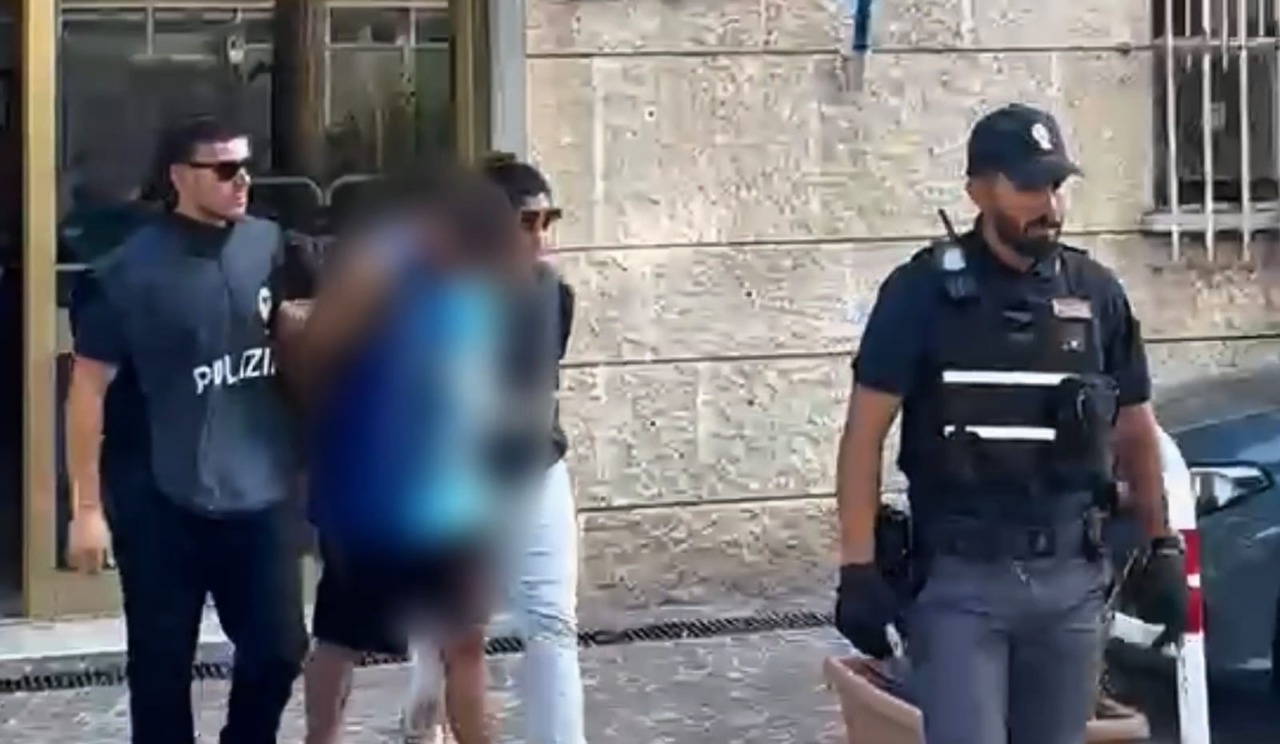 Rapina violenta ad anziana: due arresti a Roma