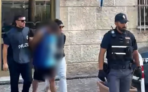 Rapina violenta ad anziana: due arresti a Roma