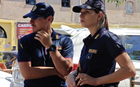 Arrestato pachistano per estorsione e aggressione a poliziotto