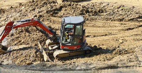 Demolizione dello stabilimento Shilling avviata a Ostia