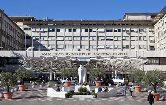 Autopsie in corso per le vittime della strage di Casalotti