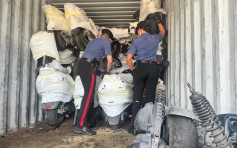 Scoperti 21 container con moto rubate a Ponte Galeria