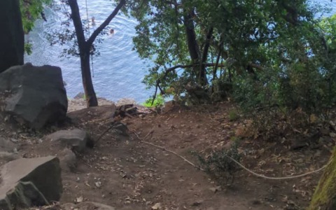 Giovane salvata dai Vigili del Fuoco dopo una caduta al lago
