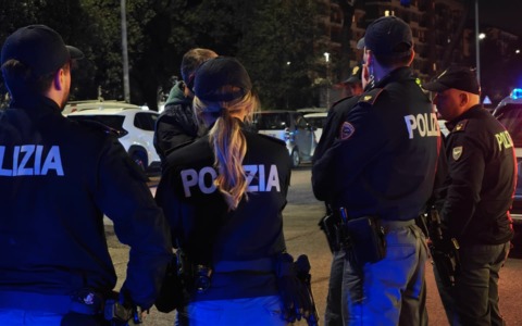 Lite per un ragazzo, 19enne accoltella l’ex amica
