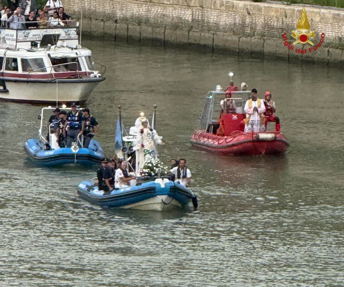 Tradizionale processione della Madonna Fiumarola a Roma
