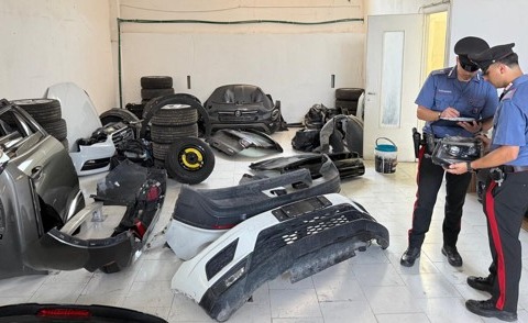 Sei arresti per riciclaggio di auto rubate a San Cesareo