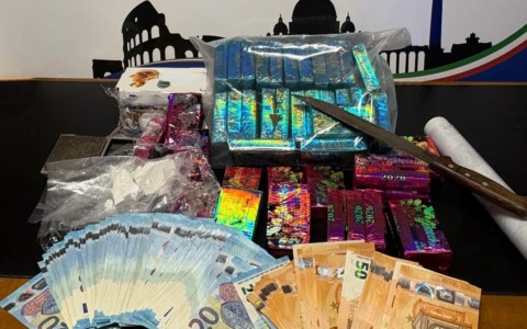 Operazione antidroga a Roma: 8 arresti e 5 kg di sostanze sequestrate