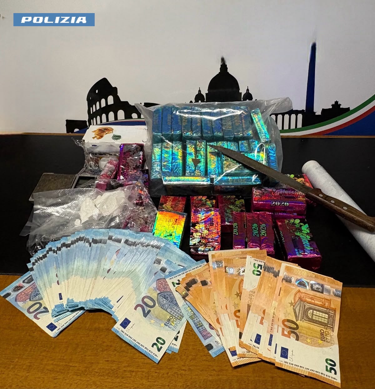 Operazione antidroga a Roma: 8 arresti e 5 kg di sostanze sequestrate