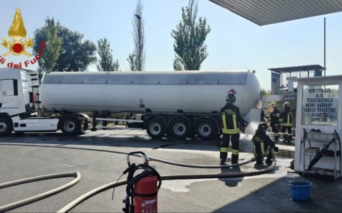 Evacuazioni ad Acilia per fuga di GPL in un distributore