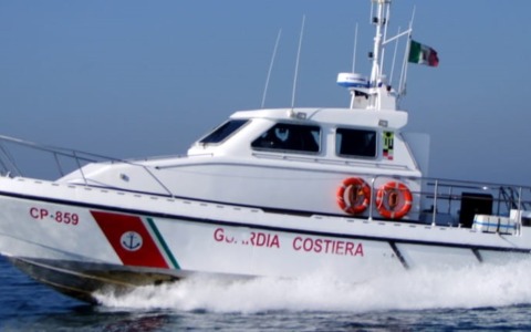 Salvataggio di due sub in difficoltà a Ostia