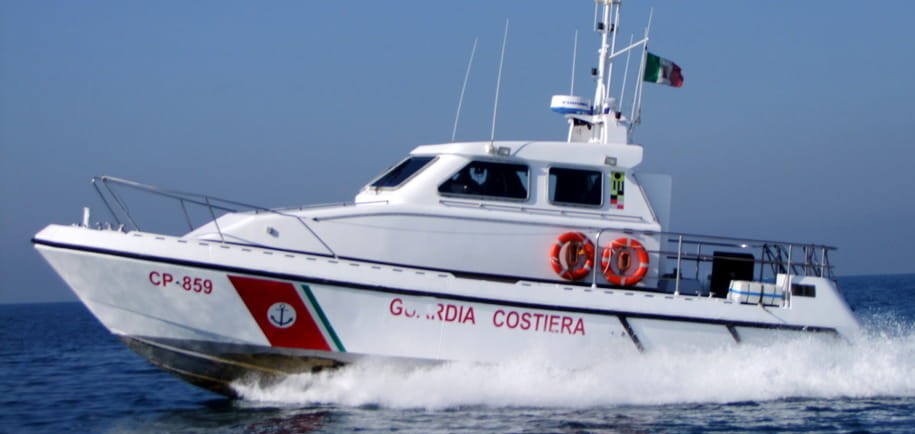 Salvataggio di due sub in difficoltà a Ostia