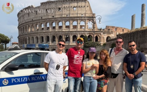Dodicenne si smarrisce al Colosseo: ritrovata ai Fori Imperiali