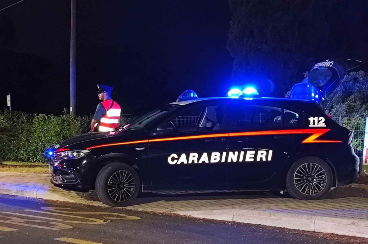 Prima Porta, sperona l’auto dei carabinieri: arrestata 20enne