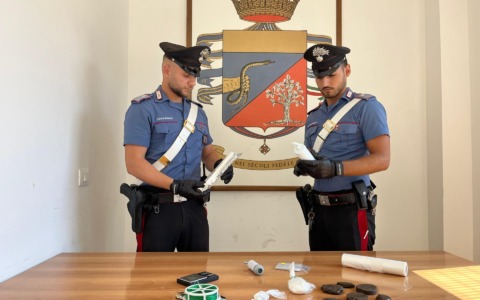 Cocaina e hashish in casa: arrestato 71enne a Ladispoli