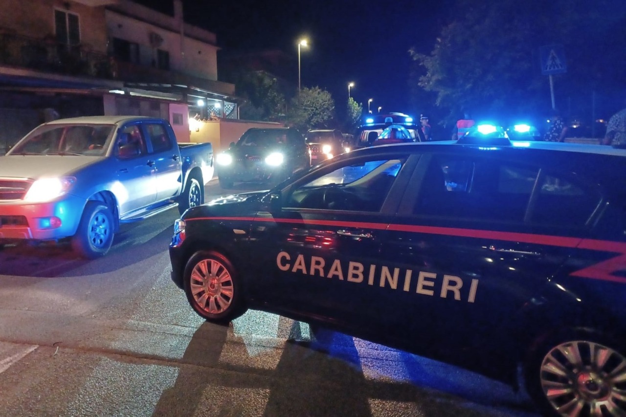 Accoltella il compagno: divieto di avvicinamento e braccialetto