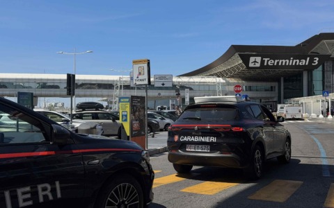 Controlli a Fiumicino: due denunce e multe agli NCC abusivi