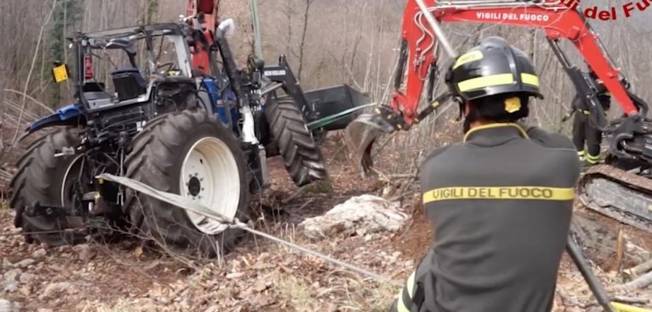 Trattore si ribalta a Castel D’Asso: uomo in gravi condizioni