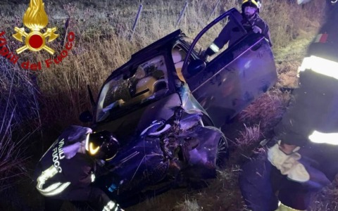 Auto nella scarpata tra Lazio e Toscana: gravi due romani