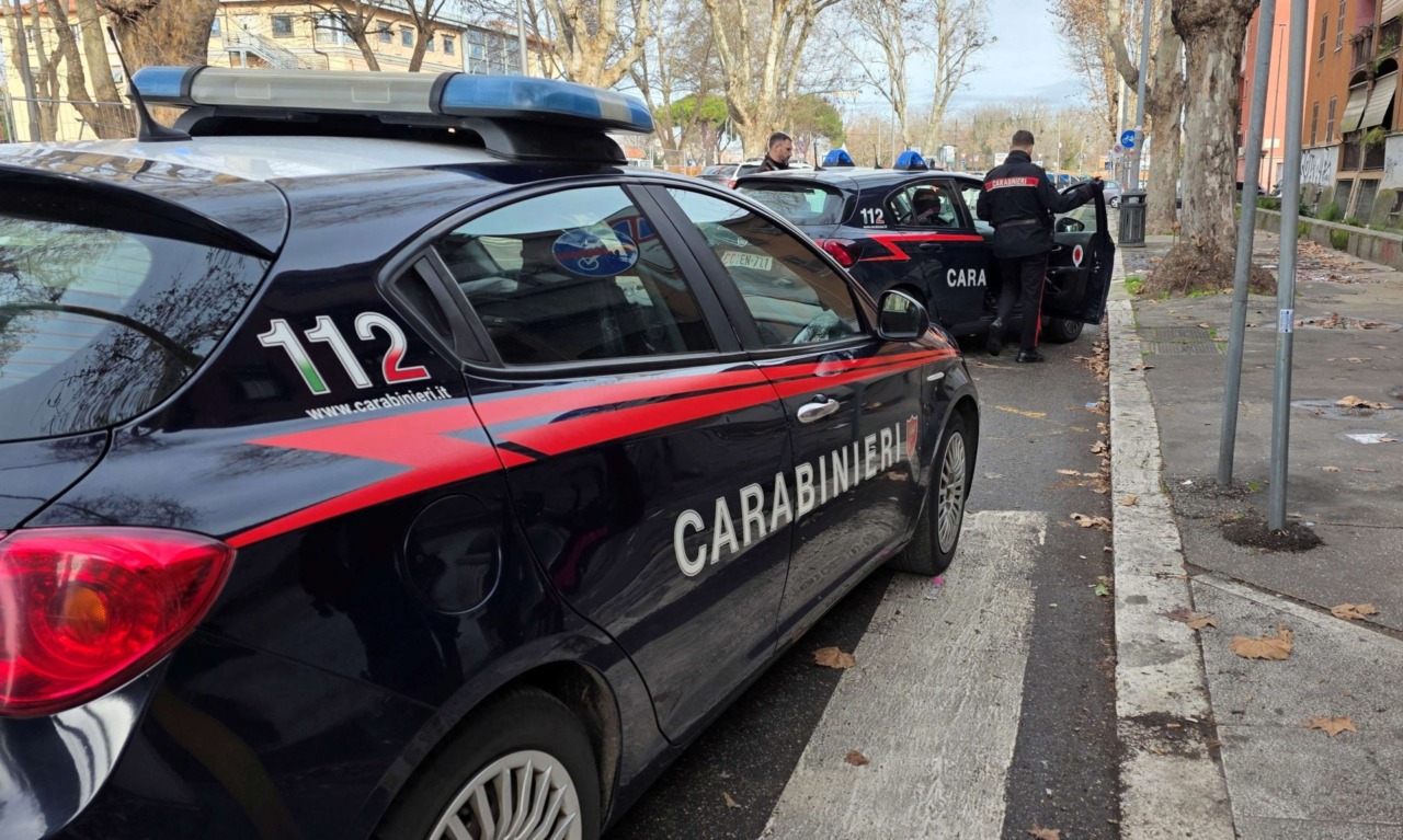 Colpi di pistola contro una banca a Formello