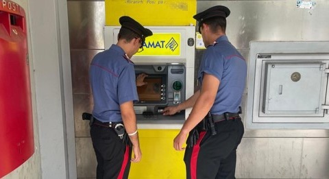 Rapina al bancomat a Roma, due arresti dopo l’inseguimento