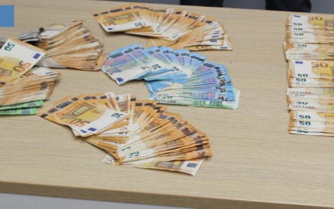 Truffa a un novantenne: due arresti con 40mila euro in auto