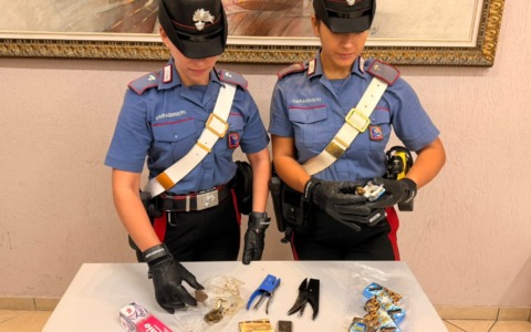 Fugge con l’hashish, arrestato 21enne ad Anzio