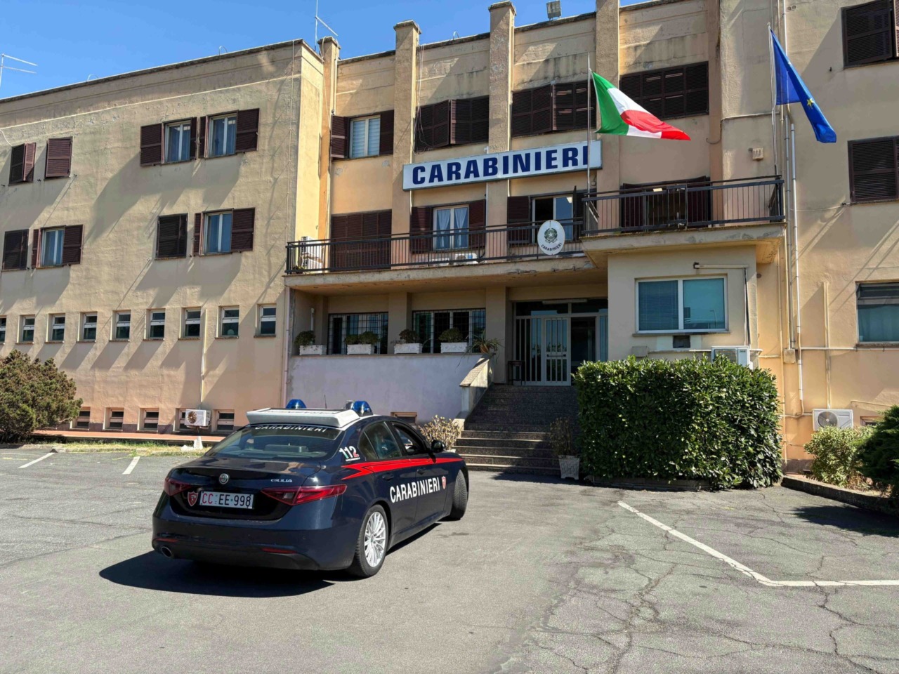 Bracciano, ruba superalcolici: bloccato da un carabiniere