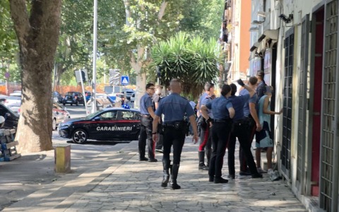 Quarticciolo, blitz dei carabinieri: 24 arresti e mille dosi