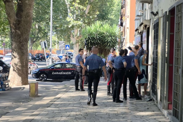 Quarticciolo, blitz dei carabinieri: 24 arresti e mille dosi