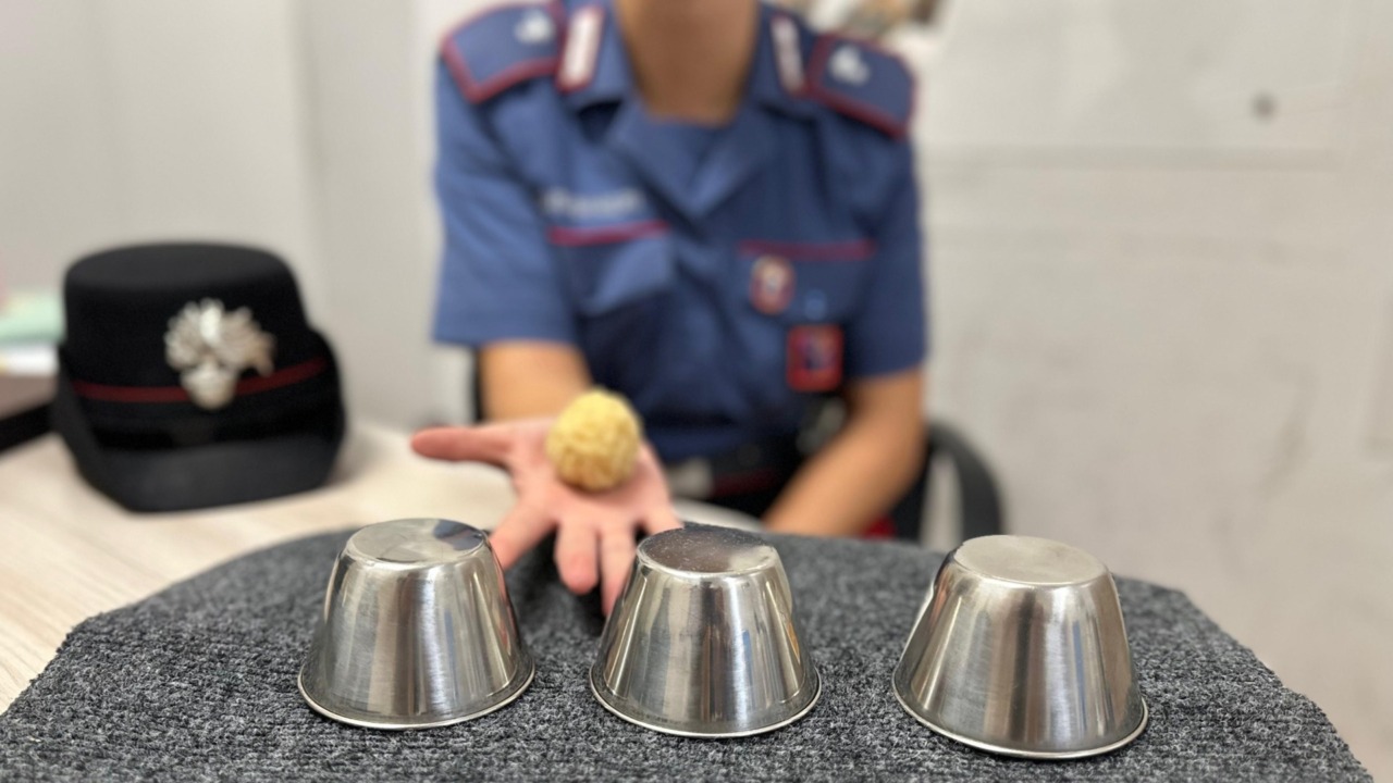 Tre campanelle, quattro denunciati dai Carabinieri in centro