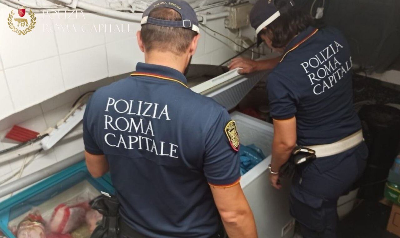 Zona rossa: sequestrati oltre 60 chili di alimenti e 200 articoli