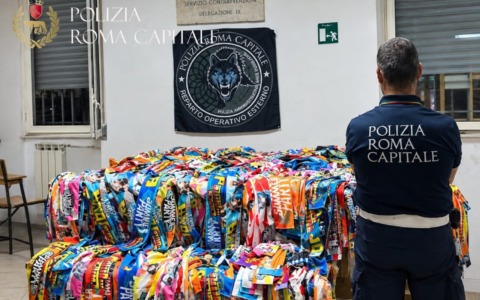 Gadget contraffatti al concerto di Jovanotti: un denunciato
