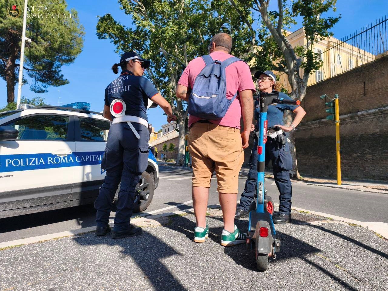 Monopattini, quasi 6mila violazioni in tre mesi a Roma