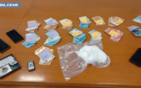Valmontone, cocaina nella confezione da pasticceria: tre arresti