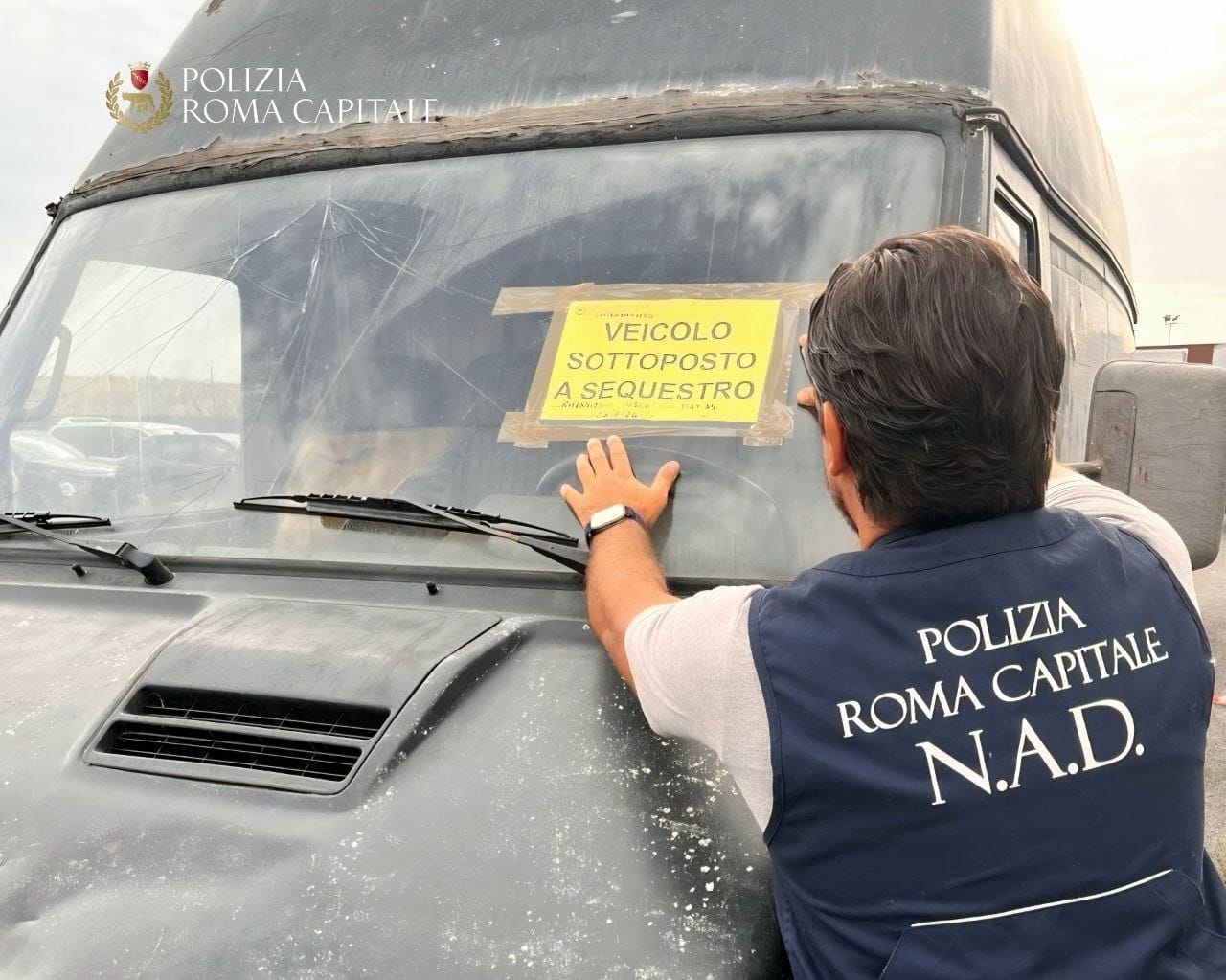 Rifiuti e amianto, sequestrati due furgoni: 4 denunce