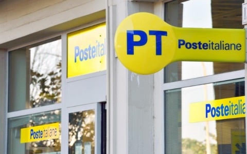 Tre rapine alle Poste: un cerotto incastra due presunti autori