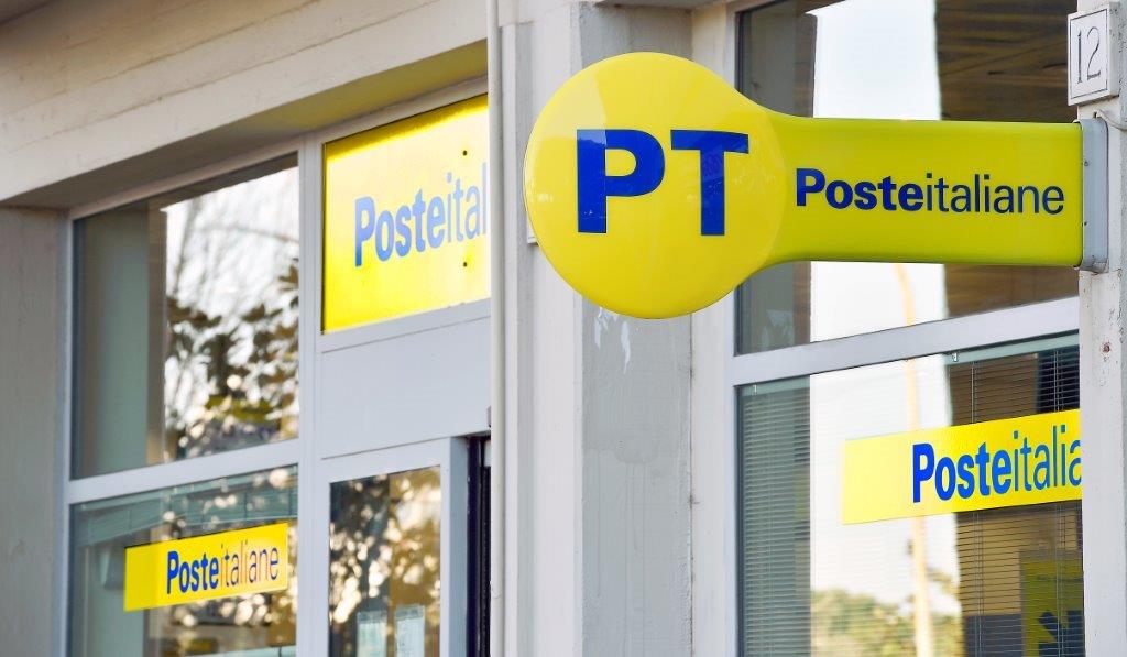 Tre rapine alle Poste: un cerotto incastra due presunti autori