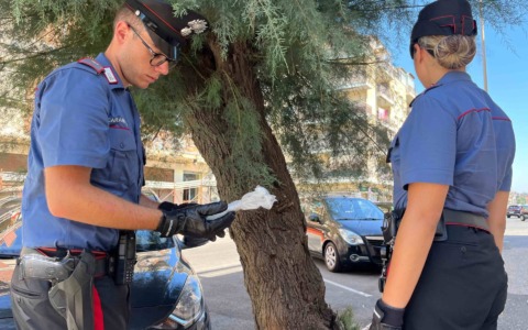 Ostia, stretta dei Carabinieri: cinque arresti e droga sequestrata