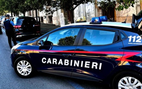 Via Merulana, minaccia le auto con un paio di forbici