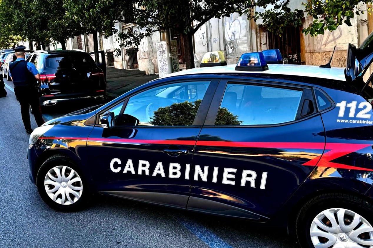 Via Merulana, minaccia le auto con un paio di forbici