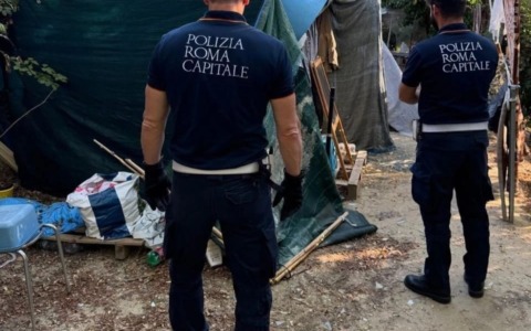 Parco del Pineto, rimosse baracche e rifiuti