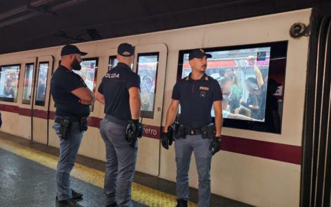 Metro investe un 67enne: è in gravi condizioni