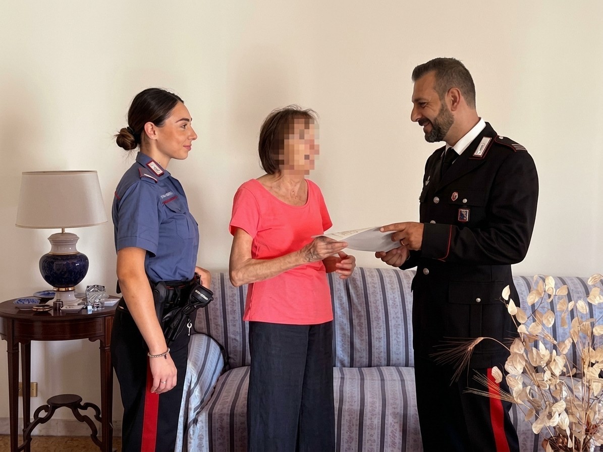Truffa a un’anziana romana: i carabinieri restituiscono 45mila euro