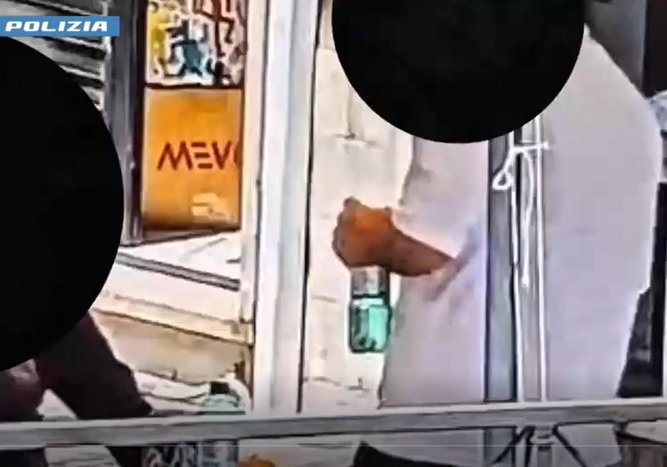 Usura e minacce, due arresti: richiesti anche favori sessuali