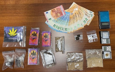 In auto con droga e contanti: arrestato 29enne a Vetralla